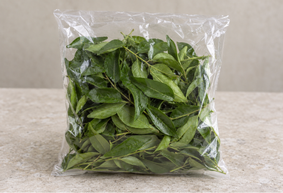 Curry leaves / കറിവേപ്പില - 50.00 gm Pack (Ozone Washed)