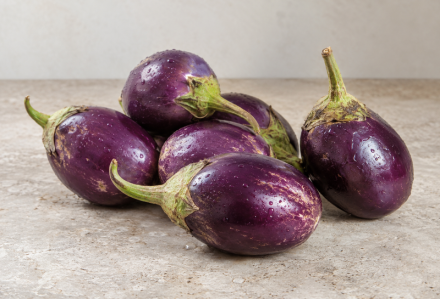 Vazhuthanaga / Brinjal Violet / വഴുതനങ്ങ - 250gm pack ( Ozone washed)